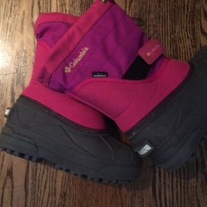 Snow boots